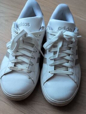 adidas Women’s White Sneaker with Silver Stripes